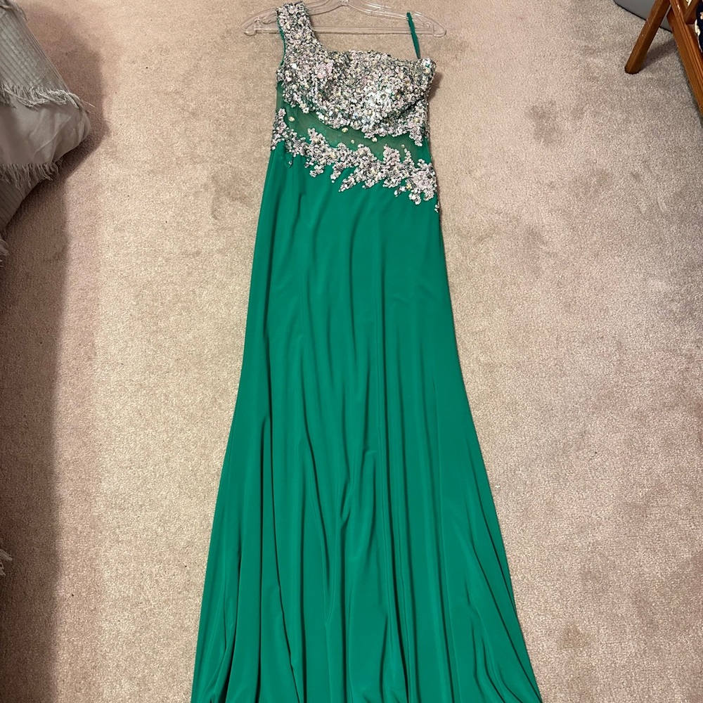 Green Form Fitting Prom Dress Size 4